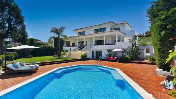 Contemporary 6 bedroom front line golf villa Los Naranjos Golf_Swimmingpool_Realista Quality Properties Marbella