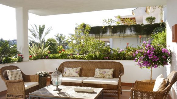Lomas del Rey Golden Mile_Covered Terrace_Realista Quality Properties Marbella