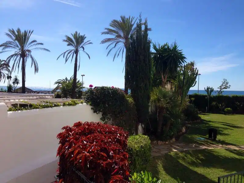 Beach side ground floor apartment for sale in La Herradura, Puerto Banus, Marbella