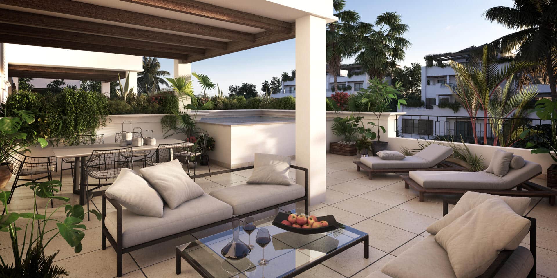 Ático dúplex con 3 dormitorios y piscina propia en Lomas del Rey, en la Milla de Oro de Marbella, justo encima del Hotel Puente Romano.