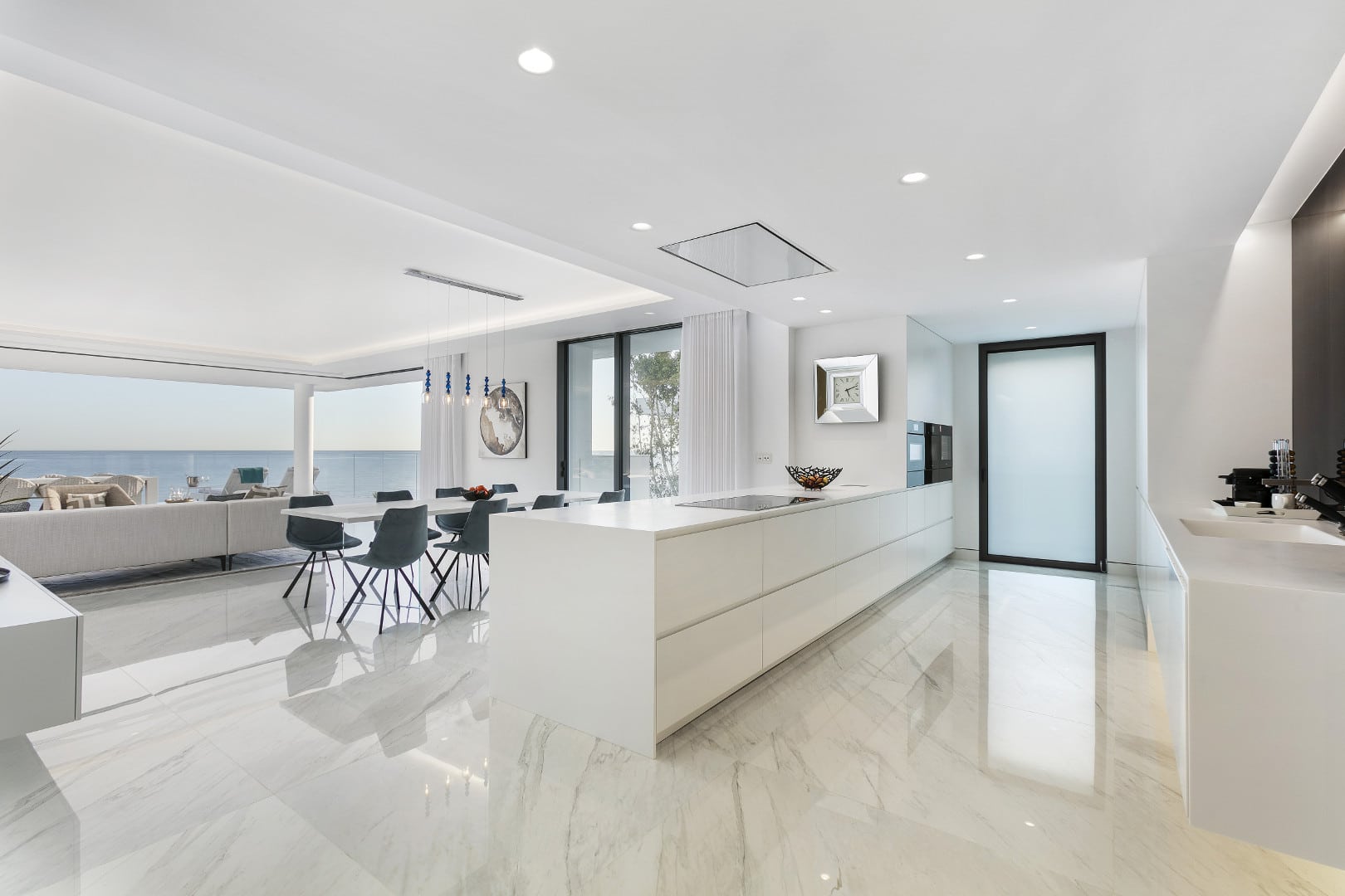 Emare Apartamento de Lujo en Primera Línea de Playa en Estepona en la Nueva Milla de Oro