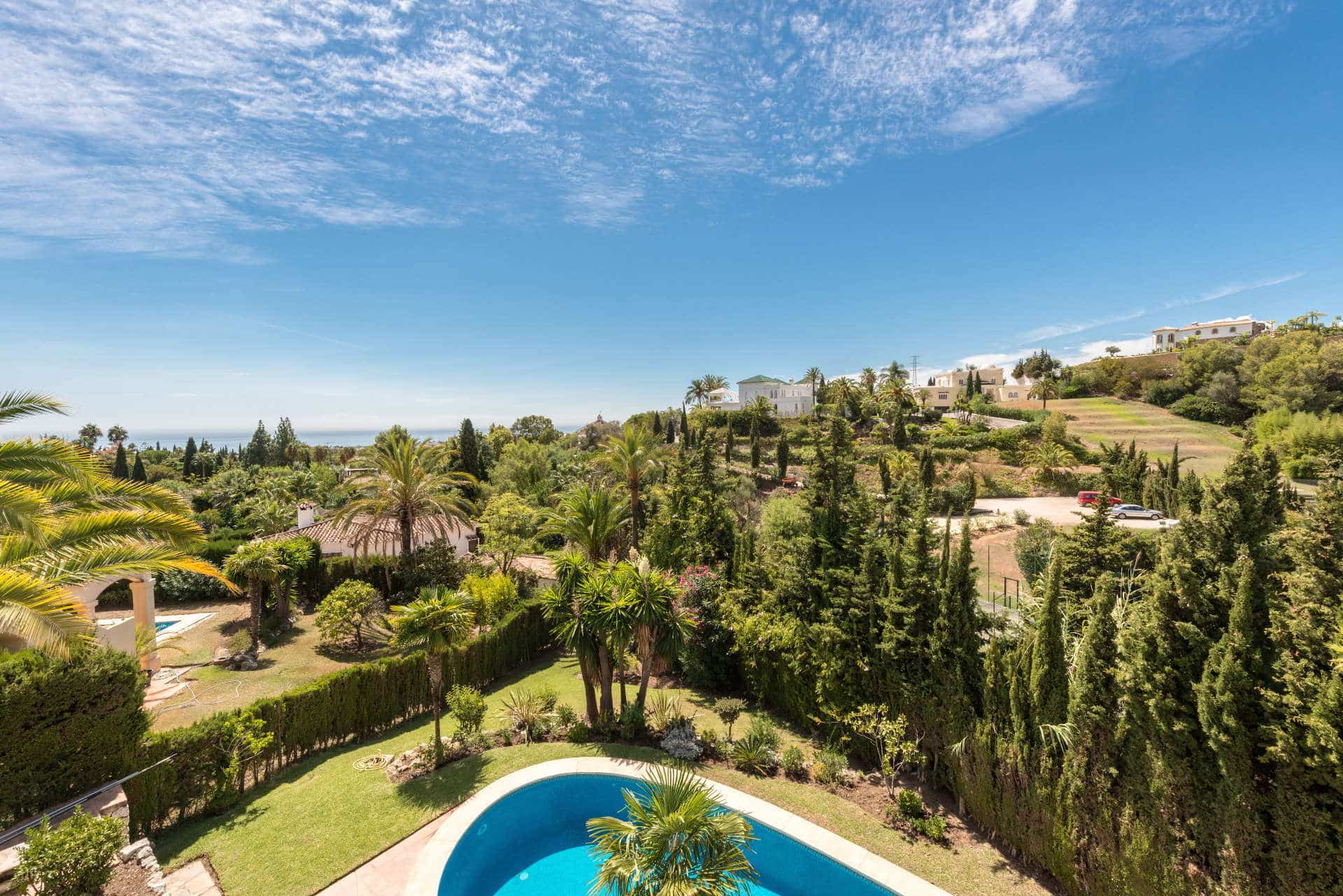 Exclusieve villa te koop in Marbella Hill Club met spectaculair zicht naar zee