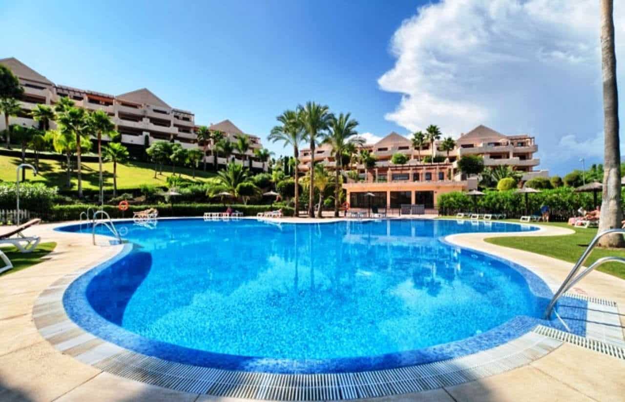 Prachtige 2 slaapkamer penthouse te koop Las Lomas del Conde Luque Benahavis