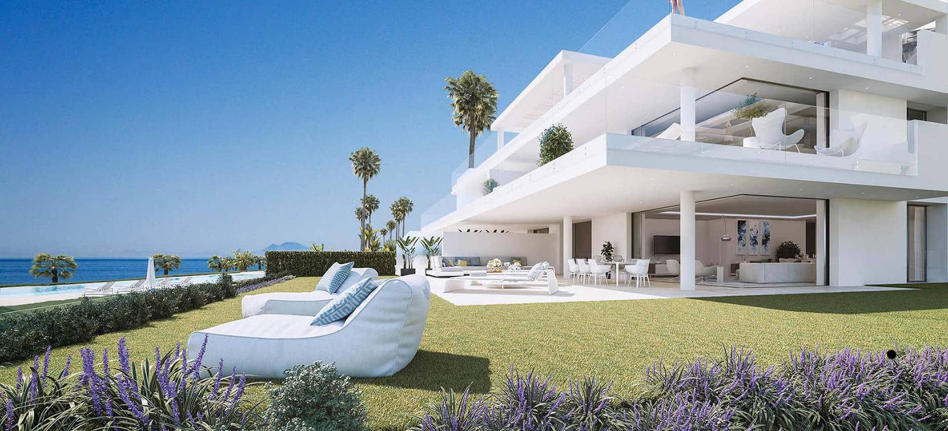 Emare Estepona 3 slaapkamer appartement eerste lijn aan zee met panoramisch zeezicht!
