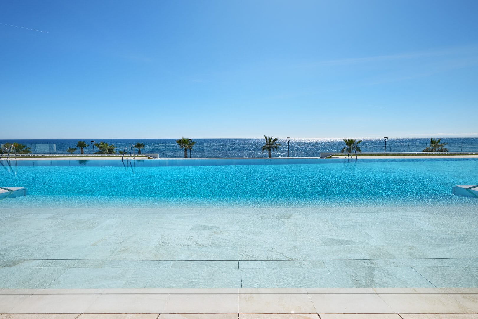 4 slaapkamer appartement Emare Estepona met groot terras en panoramisch uitzicht op zee