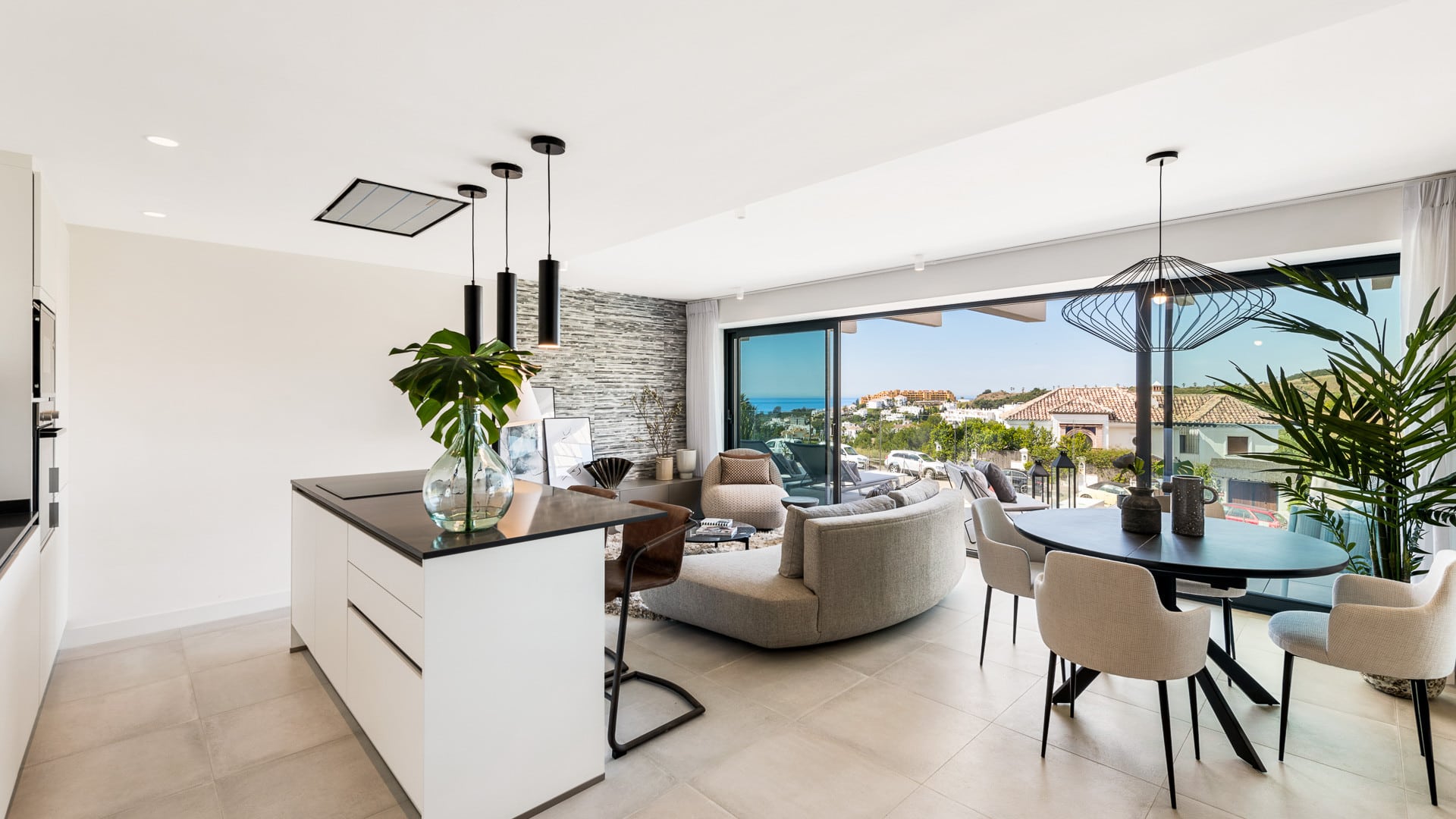 Nieuw Estepona 3 slaapkamer appartement met zeezicht in Oasis 325, klaar voor bewoning!