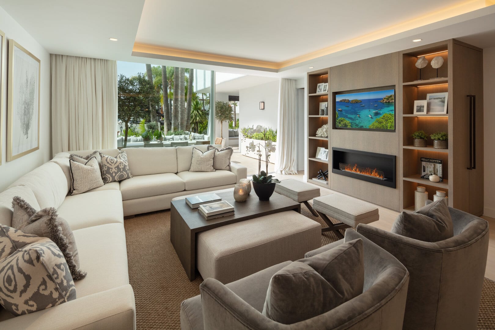 Frontline Beach luxe appartement in het prestigieuze Puente Romano resort aan de Golden Mile van Marbella