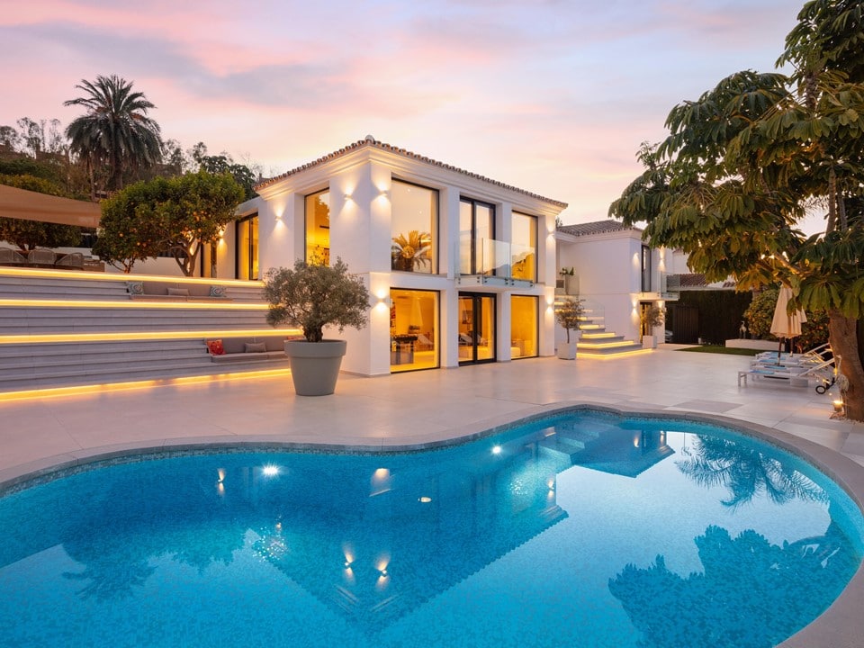 Stunning Villa Nestled in the Heart of the Golf Valley in Nueva Andalucía