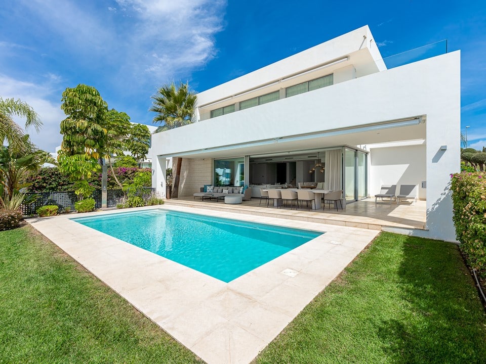 Luxe villa in de luxe urbanisatie La Finca in Río Real, één van de beste wijken van Marbella.