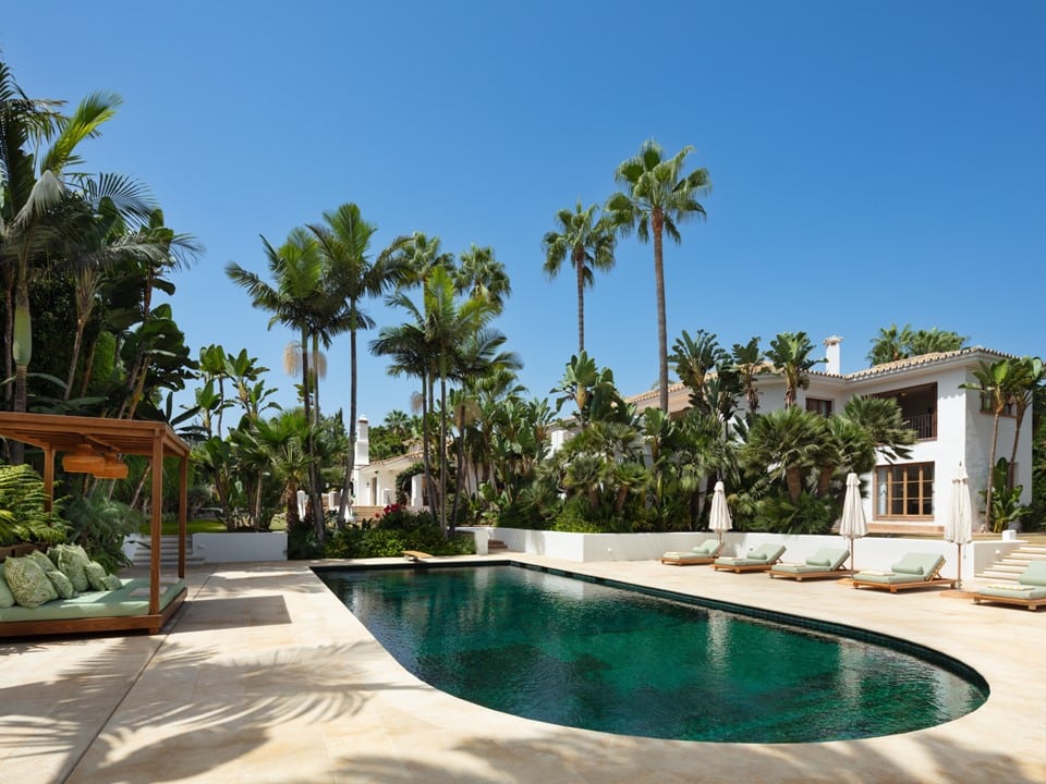 Authentiek Spaans landgoed gelegen in een van de meest gewilde, high-end strandwijken aan de Golden Mile van Marbella.