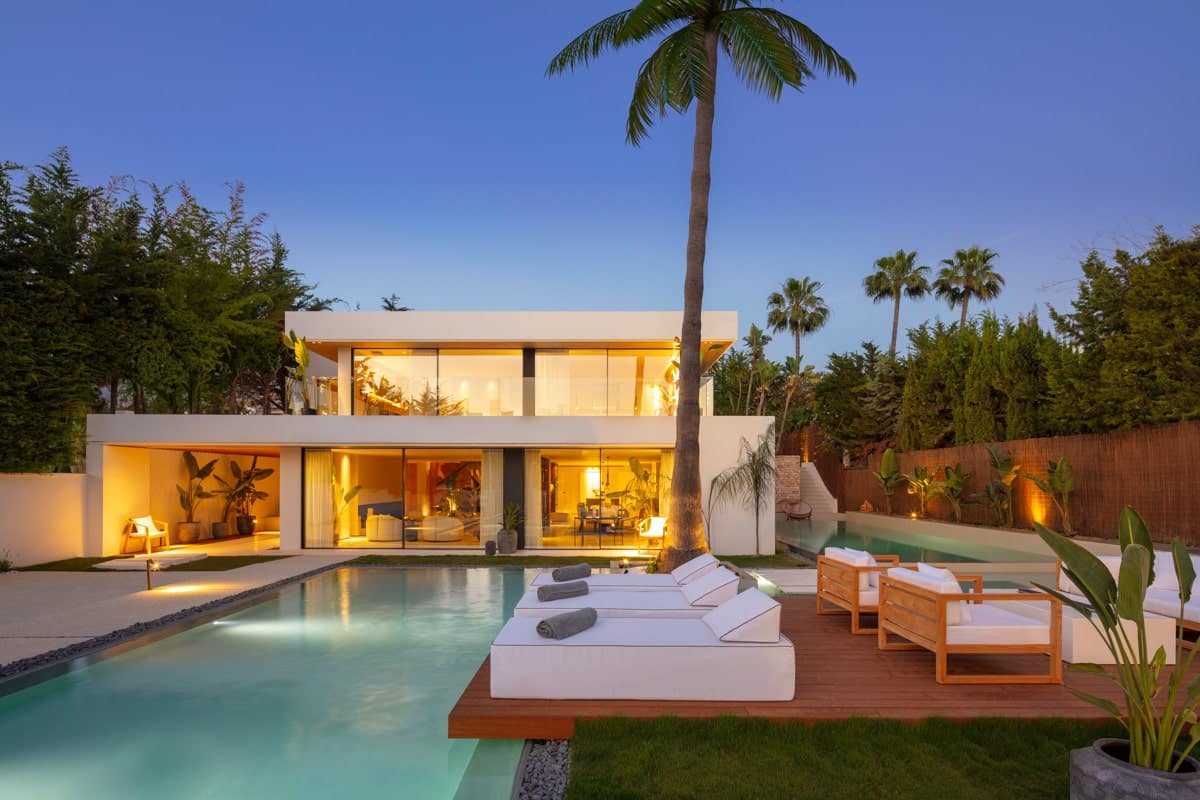 Indrukwekkende volledig gerenoveerde villa in Nueva Andalucia, Marbella