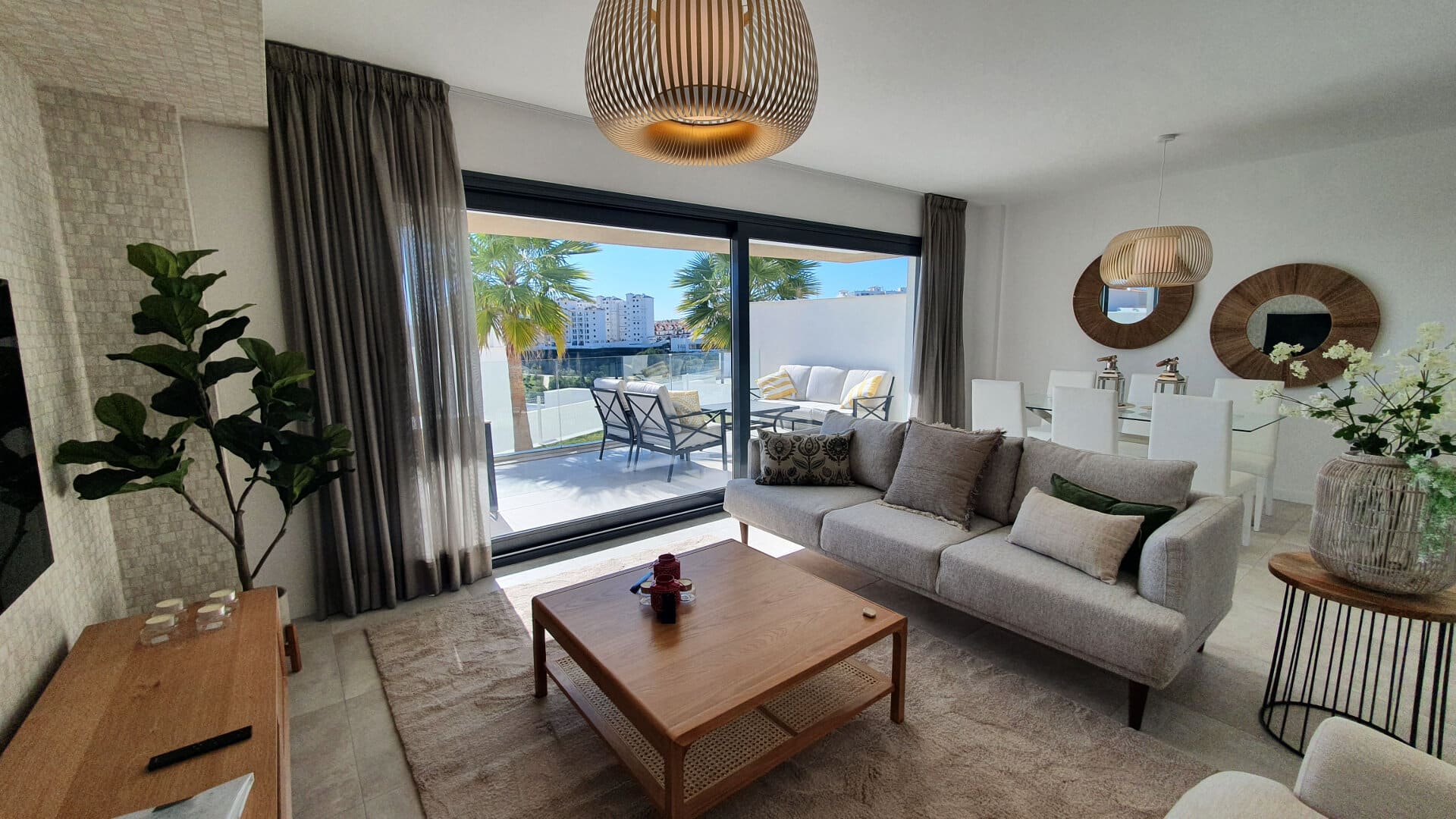 South Bay II Estepona Nieuw sleutelklaar appartement met 3 slaapkamers, uitzicht op zee en op loopafstand van het oude stadscentrum.