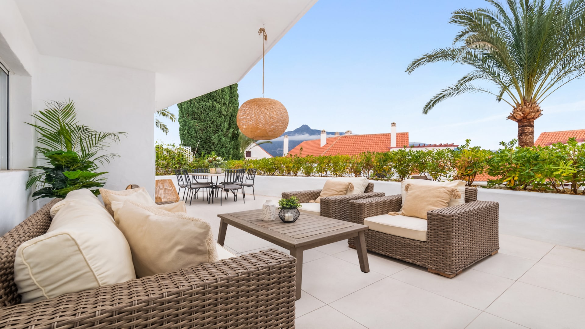 Prachtig appartement met 3 slaapkamers en fantastisch uitzicht in Nueva Andalucia.