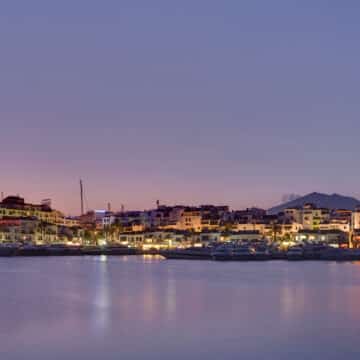 Building plot beachfront in Marbesa with luxury licensed villa project Picture 7