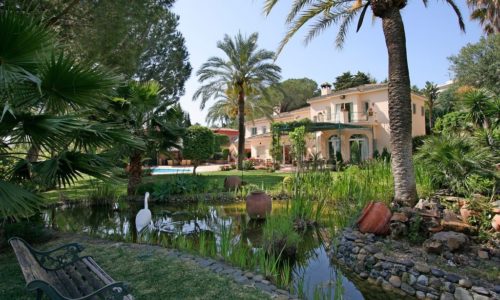 romantic villas for sale in marbella 4 garden