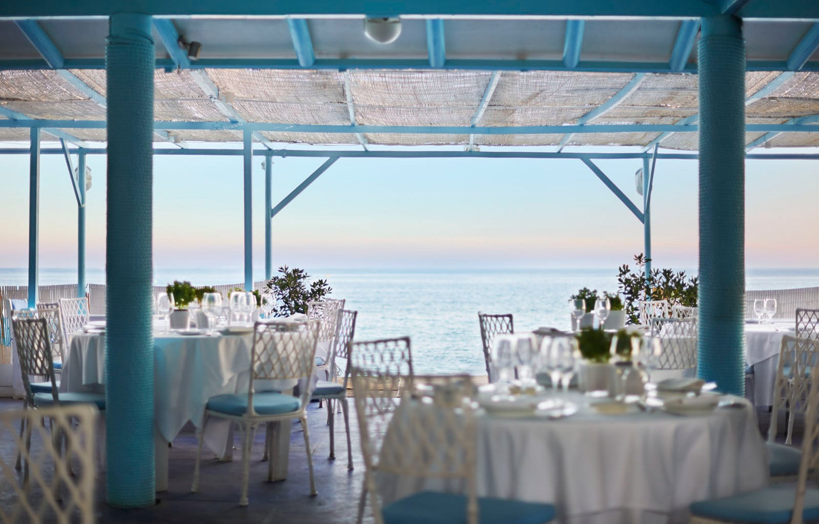 marbella club hotel restaurant image via marbellaclub com