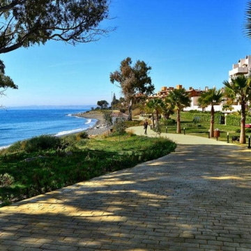 LIF3 Estepona town 3 bedroom bright corner apartment with large wrap around terrace, city town and sea views Picture 20