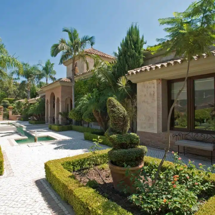 Luxury and private villa with sea views for sale in La Zagaleta Golf & Country Club Picture