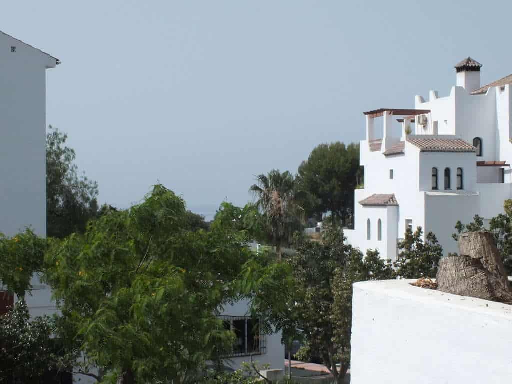 Fabulous 3 bedroom apartment in Las Joyas Estepona