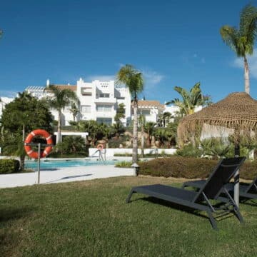 Modern apartments for sale next to a turquoise lagoon of crystal waters Picture 13