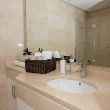 Modern apartments for sale next to a turquoise lagoon of crystal waters Picture 11