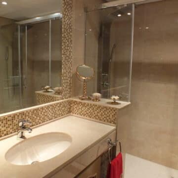 Exclusive 2 bedroom front line beach apartment in Bahia del Velerin Estepona Picture 6
