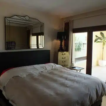 Exclusive 2 bedroom front line beach apartment in Bahia del Velerin Estepona Picture 3