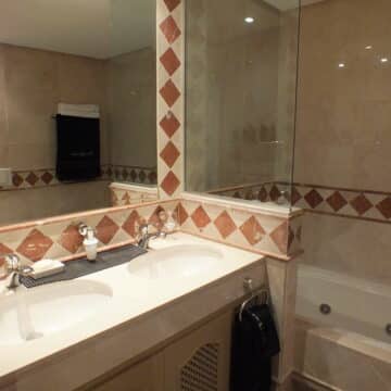 Exclusive 2 bedroom front line beach apartment in Bahia del Velerin Estepona Picture 12