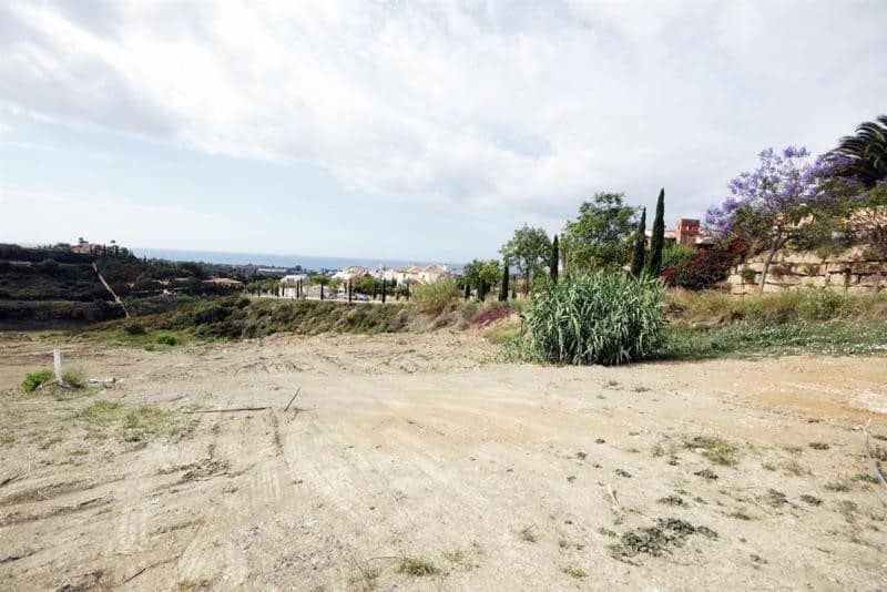 30% discount on residential plot with sea view in the Los Flamingos Golf Resort.