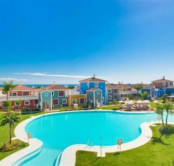 Fully furnished 2 bedroom ground floor apartment in Cortijo del Mar Estepona near Marbella Picture 0