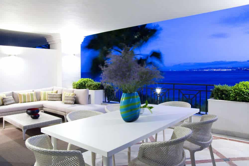 Exclusive and luxury new front line beach apartment with panoramic views in Estepona