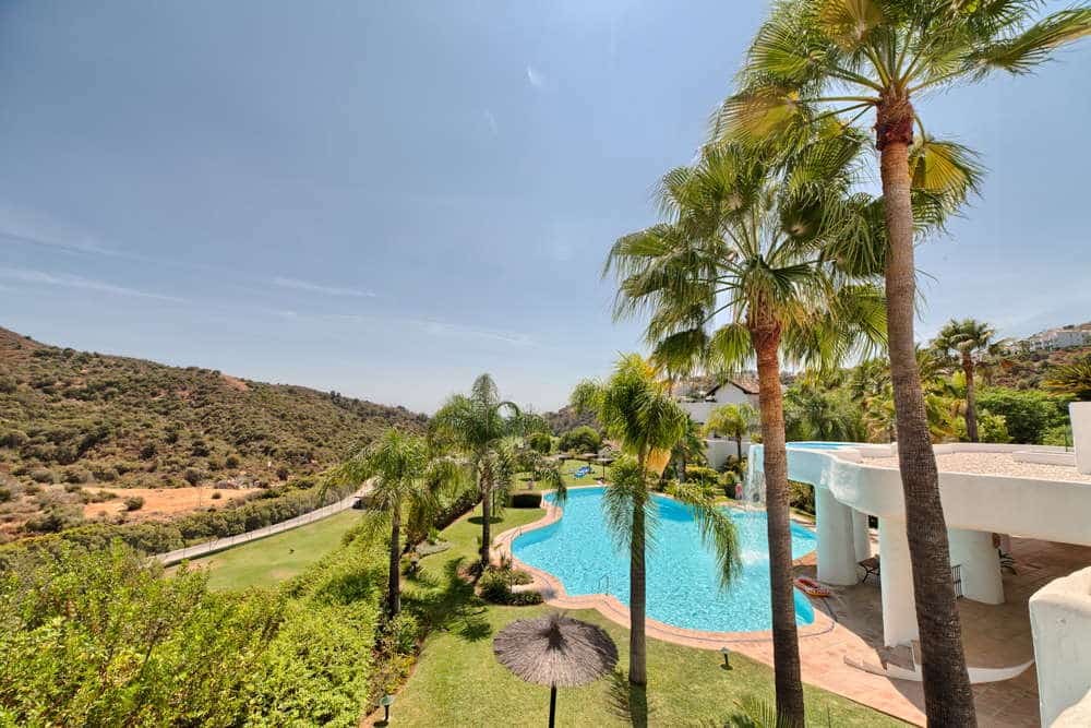 Elevated ground floor corner apartment for sale in golfers area La Quinta Golf, Benahavis Las Lomas de la Quinta Benahavis_ground floor corner apartment for sale_View_Realista Quality Properties Marbella