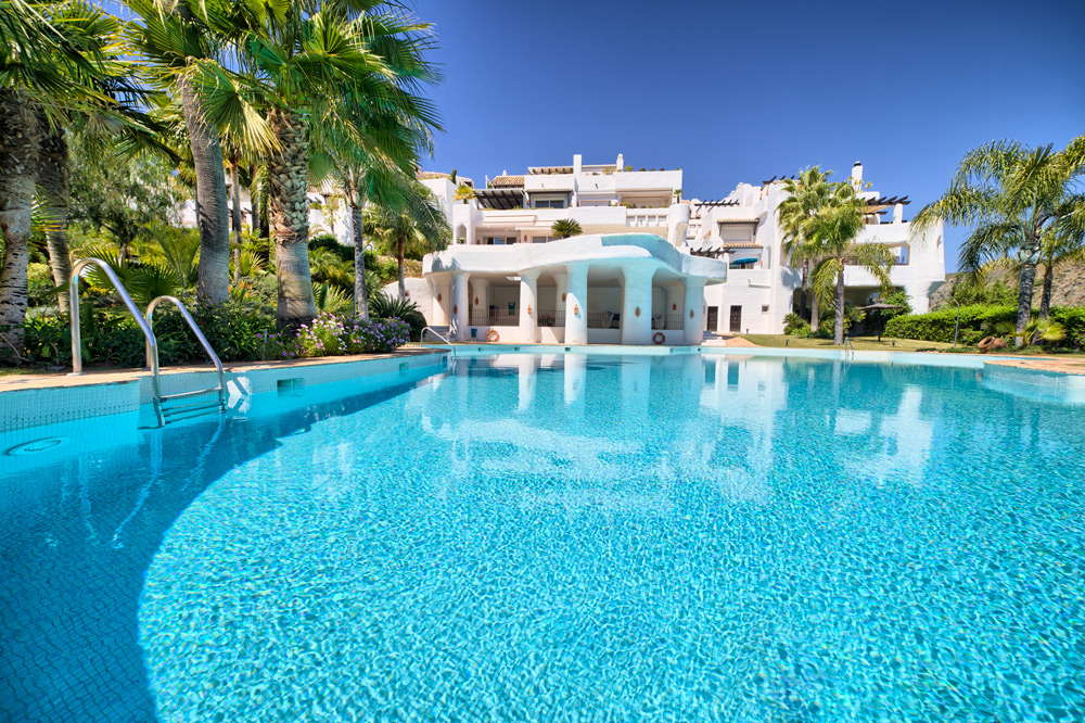 Ground floor apartment in privileged golf area, quiet and private with views Las Lomas de La Quinta.
