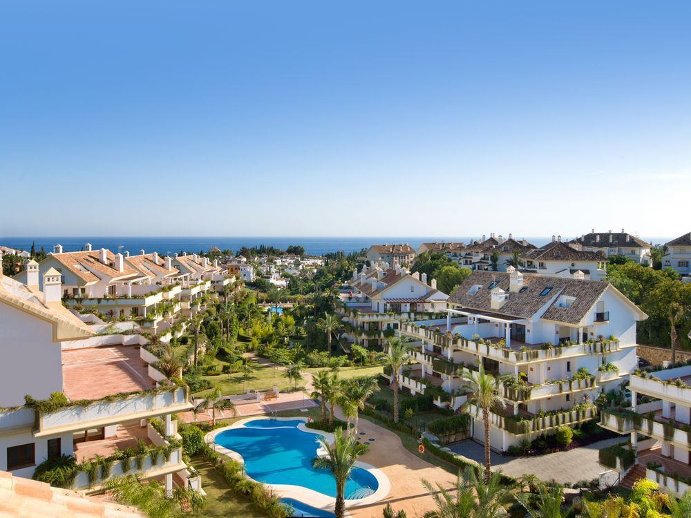 Spacious and Luxury 4 bedroom duplex penthouse for sale on The Golden Mile in Marbella Lomas del Rey Golden Mile_Bird view_Realista Quality Properties Marbella
