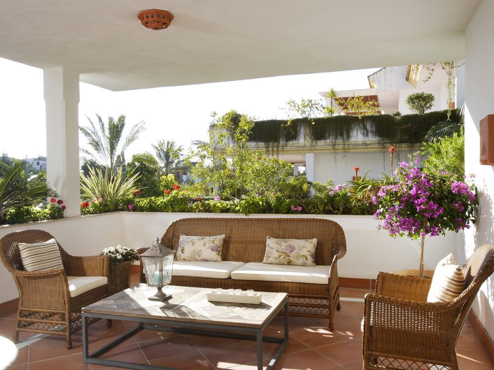 Luxury and spacious 3 bedroom apartment for sale on The Golden Mile in Marbella