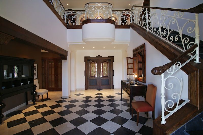 Luxury classic new built villa for sale in la Alqueria Benahavis