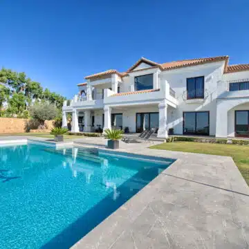 Contemporary 5 bedroom villa in Los Flamingos Golf Resort Benahavis Picture 0