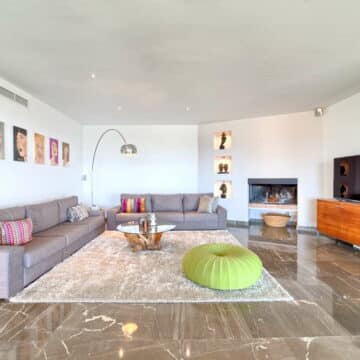 Contemporary 5 bedroom villa in Los Flamingos Golf Resort Benahavis Picture 3