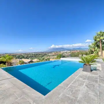 Contemporary 5 bedroom villa in Los Flamingos Golf Resort Benahavis Picture 6