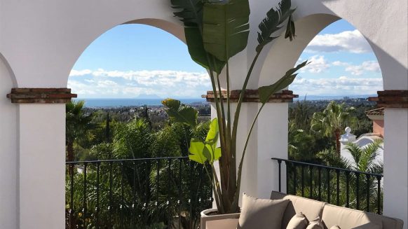 Columbus Hills Partly coverd terrace_Realista Quality Properties Marbella