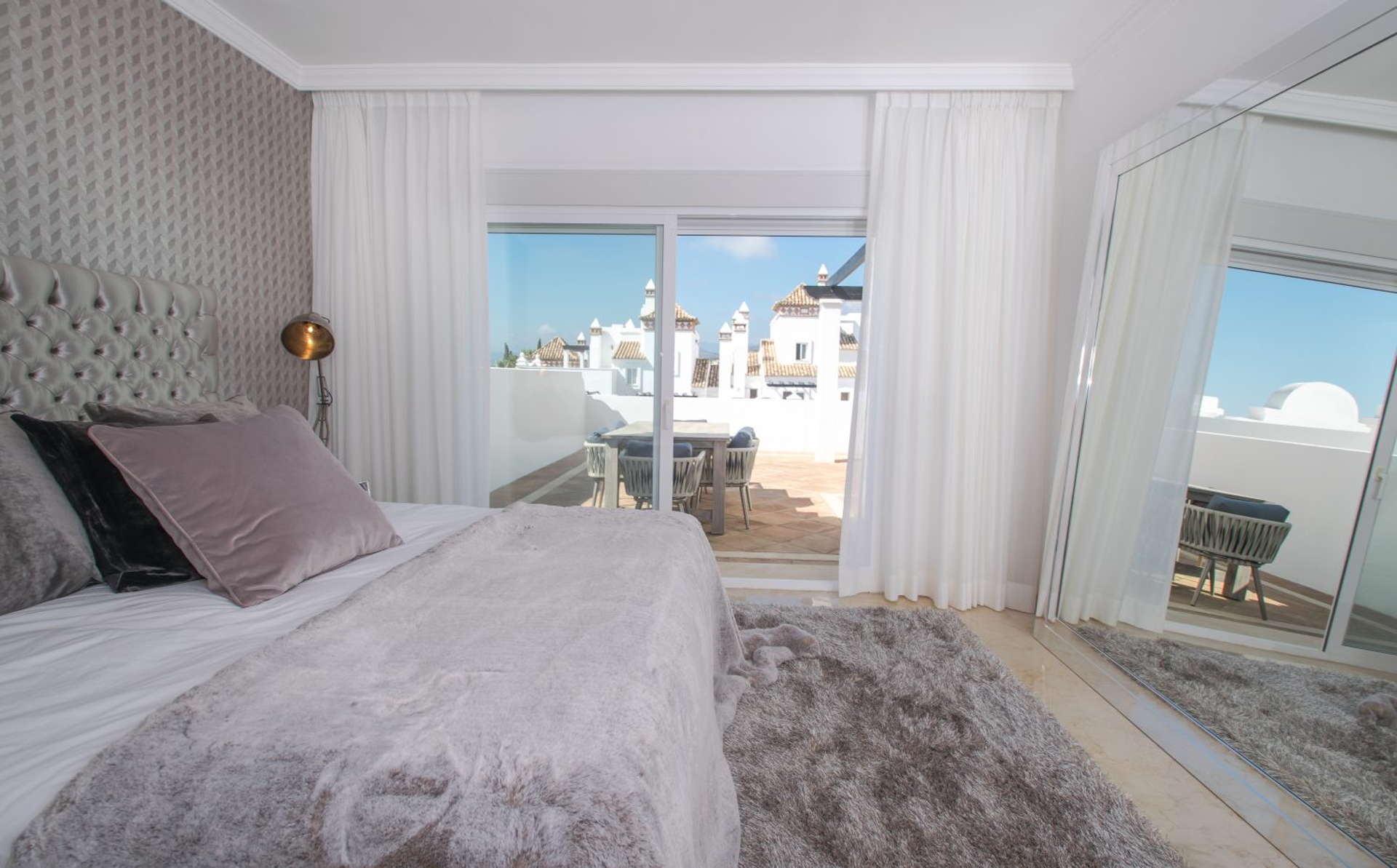 Refurbished 2 bedroom apartment for sale in Sierra Blanca ...