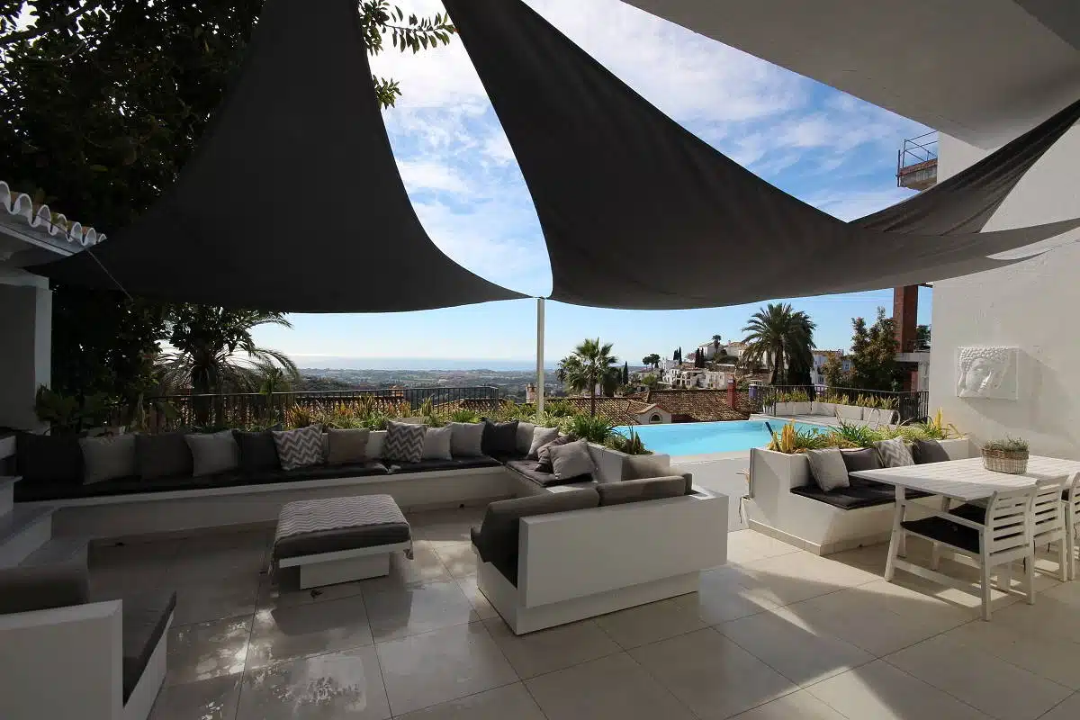 Magnificent 5 bedroom modern villa for sale in El Madroñal Benahavis