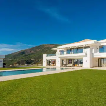 The most exclusive new modern villa for sale with breathtaking views in La Zagaleta, Benahavís Picture 24