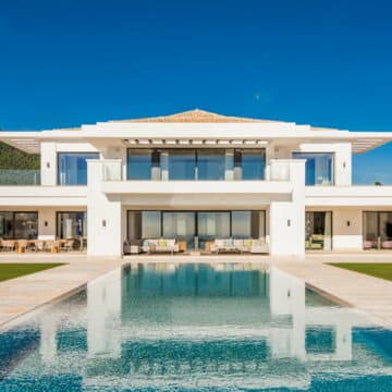 The most exclusive new modern villa for sale with breathtaking views in La Zagaleta, Benahavís Picture 0
