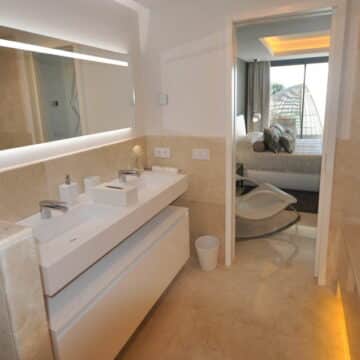 Les Rivages Estepona frontline beach two bedroom corner apartment with panoramic views for sale Picture 14