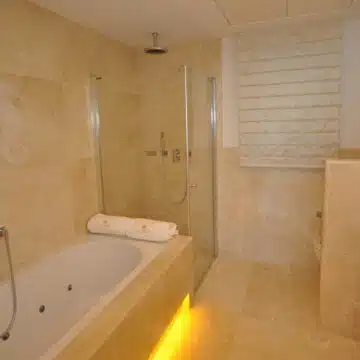 Les Rivages Estepona frontline beach two bedroom corner apartment with panoramic views for sale Picture 15