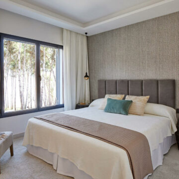 New front line beach semi detached house in The Island Estepona Picture 18