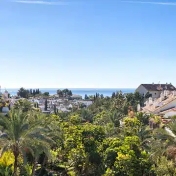 New 4 bedroom Penthouse in Lomas del Rey on the Golden Mile near Puente Romano and Marbella Club hotels Picture 1