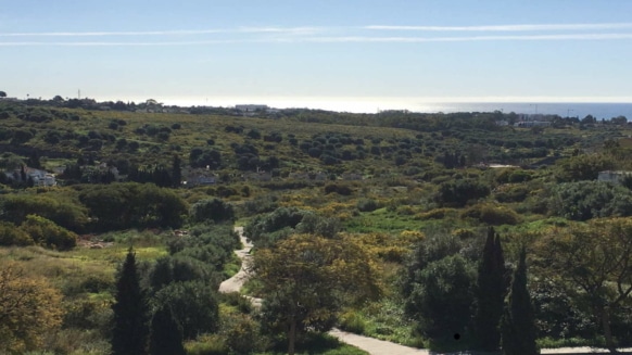 Bargain Plot with sea views for sale in Los Flamingos Benahavis-Realista Quality Properties Marbella