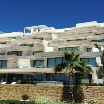 Les Rivages Estepona frontline beach two bedroom corner apartment with panoramic views for sale Picture 1